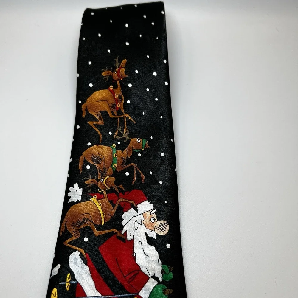 Vintage Hallmark Novel Ties by MMG Christmas Reindeer Santa Skiing‎ Necktie